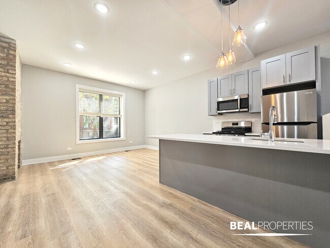 Photo - 434 W Belden Ave Condo Unit 3 bed