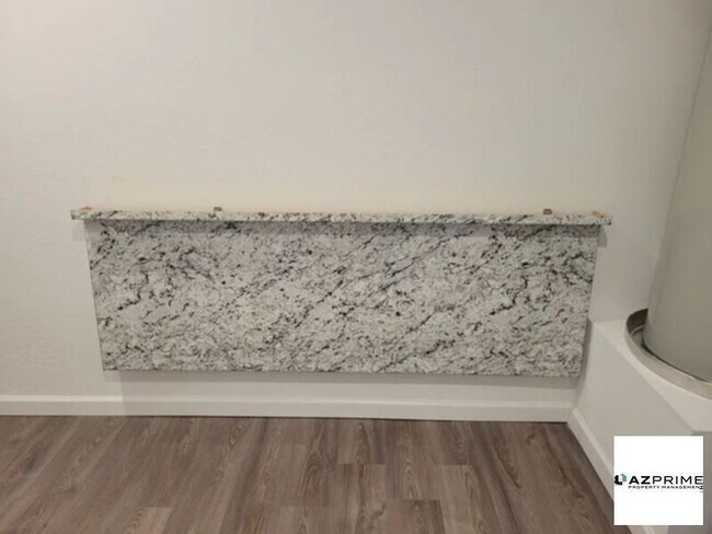 Building Photo - Prescott Valley modern home