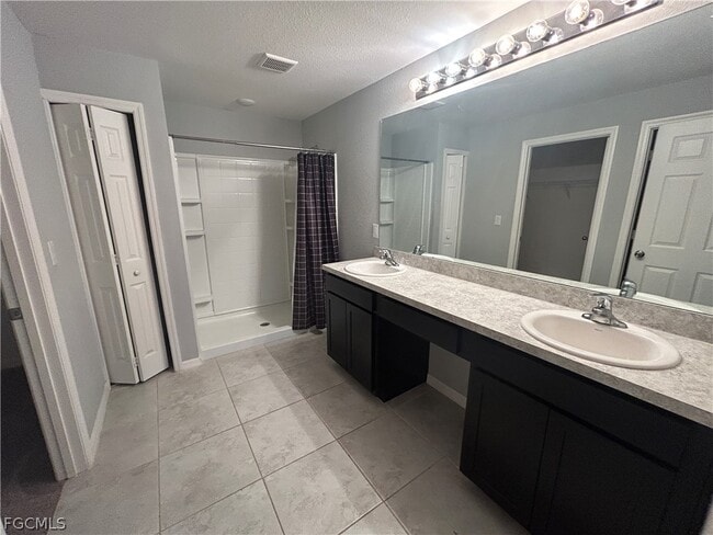 Photo - 3921 NE 15th Pl