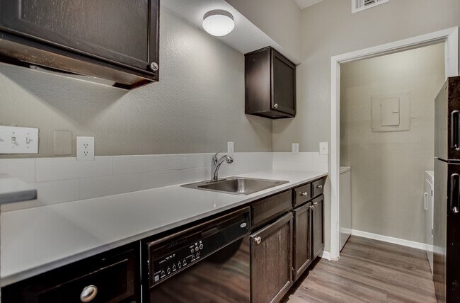 Building Photo - 1820 N Garrett Ave