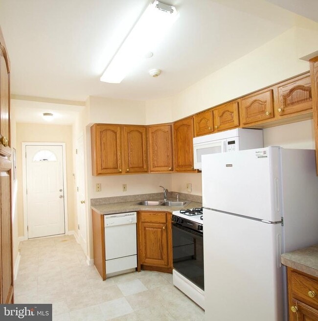 Photo - 2343 Eastern Ave