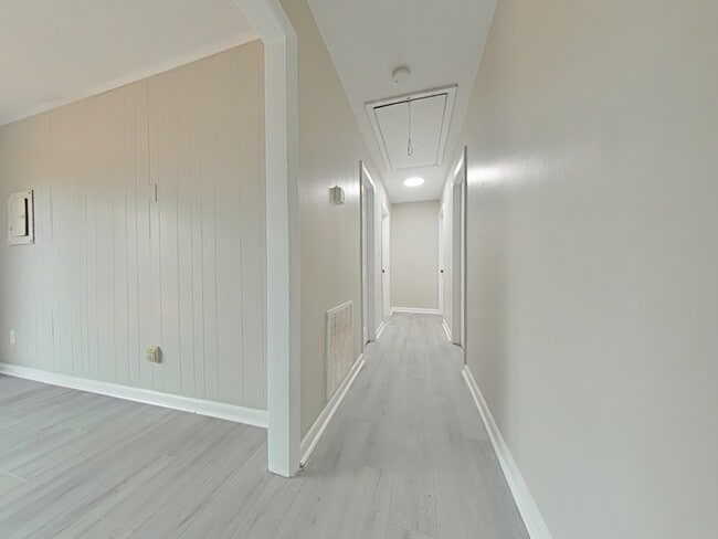 Photo - 285 Decatur Dr