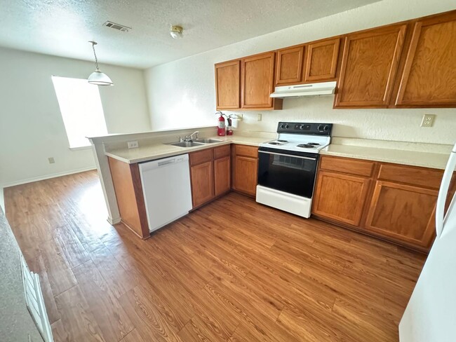 Photo - 2808 Cantabrian Dr Unidad Apt C