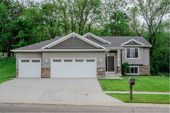 Photo - 2392 Tee Time Rd SE