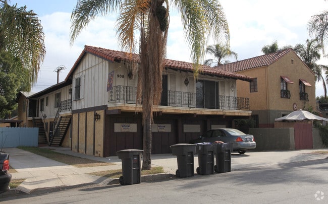 Photo - 908 Roswell Ave