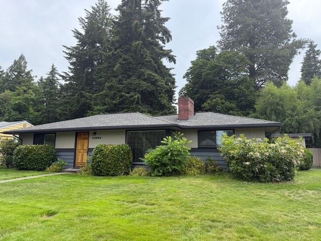 Building Photo - 3 Bedroom + 1.5 Bath +Family Room Kirkland $3100 per Month