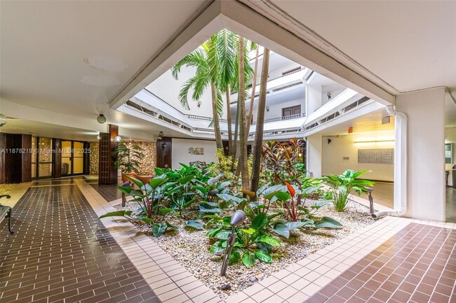 Building Photo - 13951 Kendale Lakes Cir Unit 307A Rental