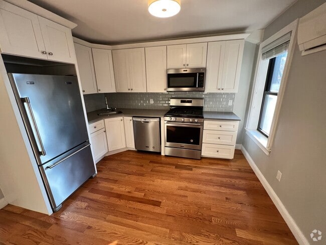 Building Photo - 26 Chelsea St Unit 3 Rental