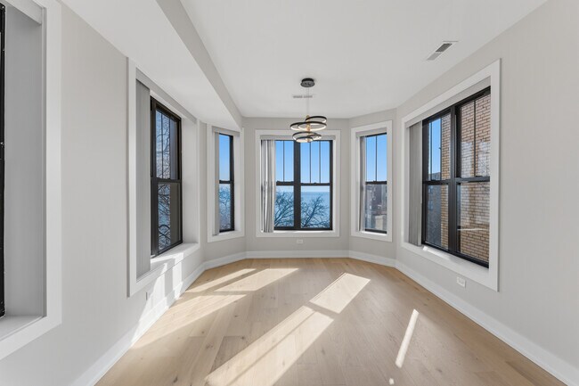 Photo - 7516 N Eastlake Terrace Unit 2