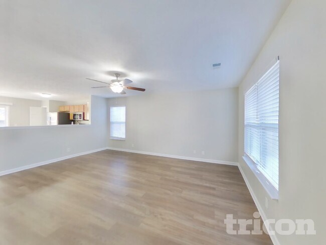 Photo - 2137 Erin Ln