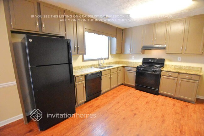 2795A Coventry Green SE