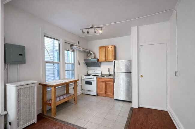 Photo - 96-13 Metropolitan Ave