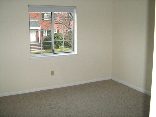 Photo - April Lane Apartments