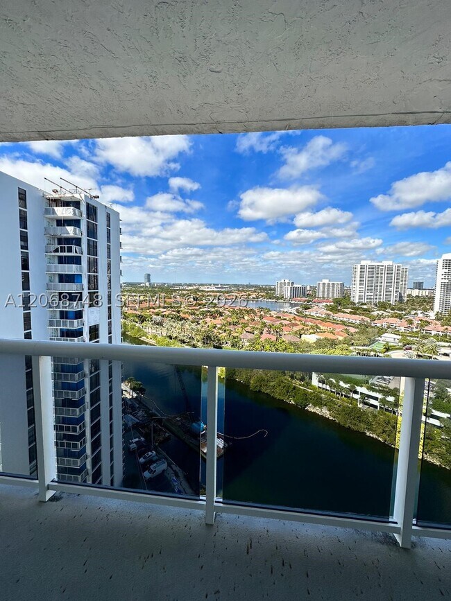 Photo - 20515 E Country Club Dr Unit 1949