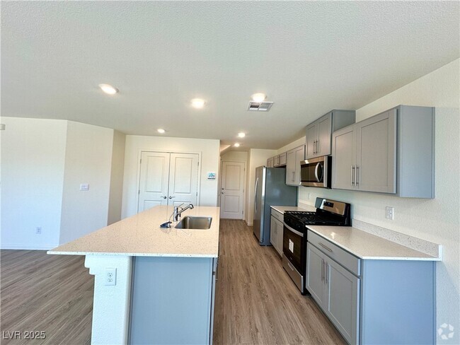 Building Photo - 5746 Sunset Sedona St Rental