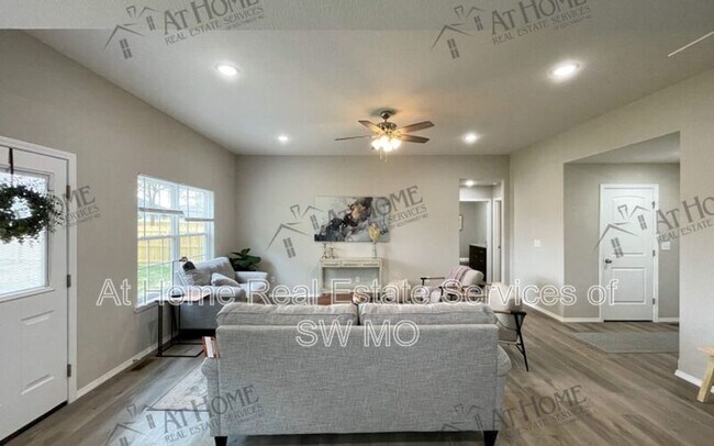 Photo - 307 Rosalie St