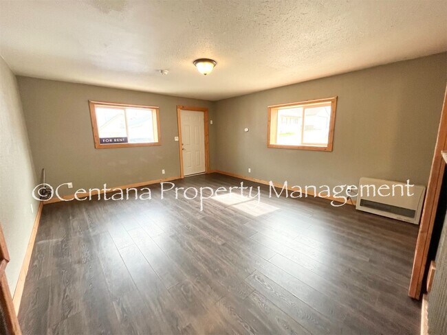 Photo - 611 E 6th St Unidad 611 E. 6th St.  B