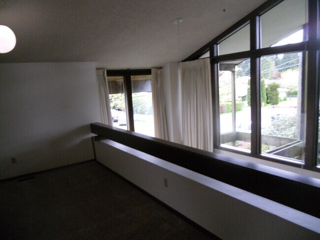 Photo - Spacious 2 bedroom 1 bath 1192 sq ft. Unit 1304.5