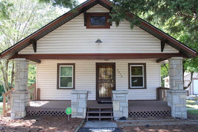 Building Photo - 3bed 2 bath in KCK off Turner and I-635