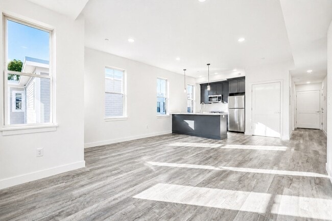 67 Harvest St Unit 3