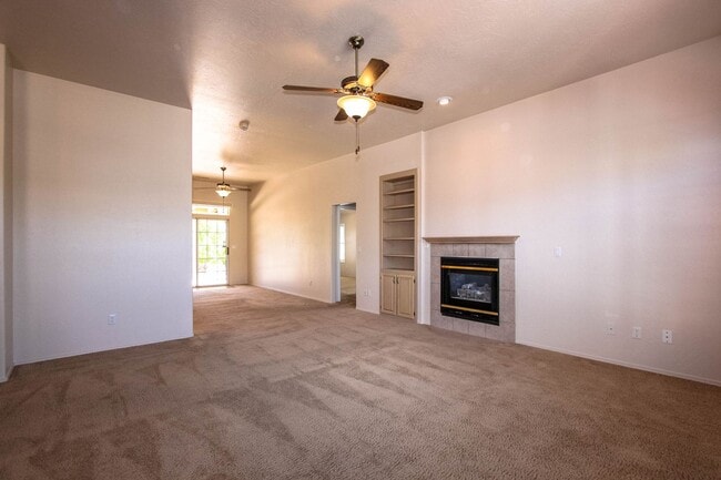 Photo - 653 Golden Hawk Dr