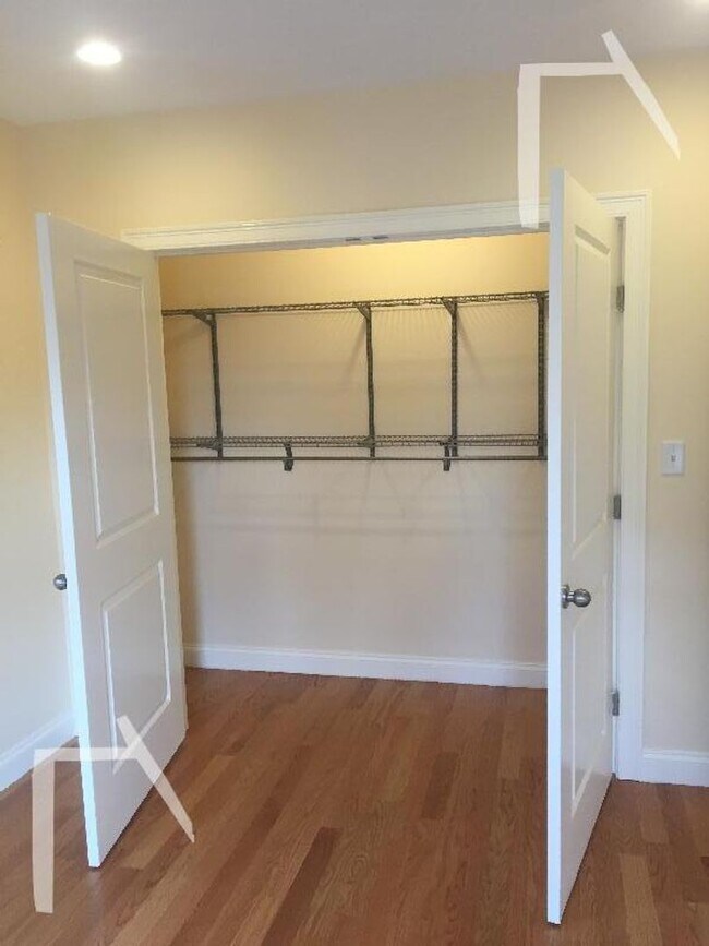 Photo - nice 4 bed in Newton