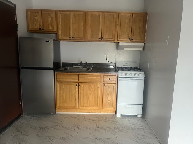 Building Photo - 516 Stuyvesant Ave Unit 20