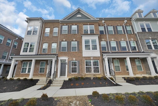 Building Photo - 4186 McCune Ave