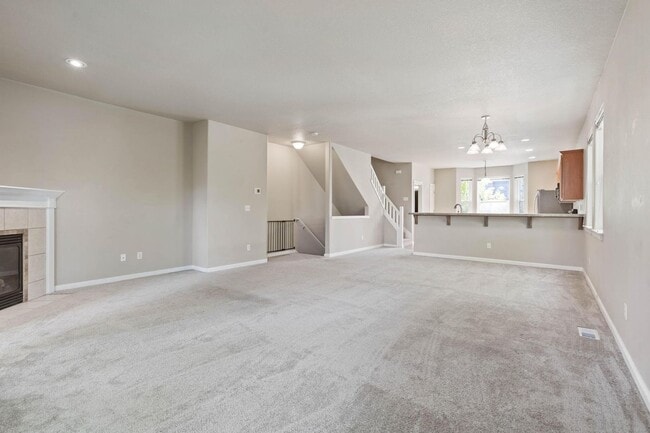 Photo - Bright, spacious 3-bdrm/2.5 bath Tigard townhome. Fireplace, balcony, 2-car garage, W/D