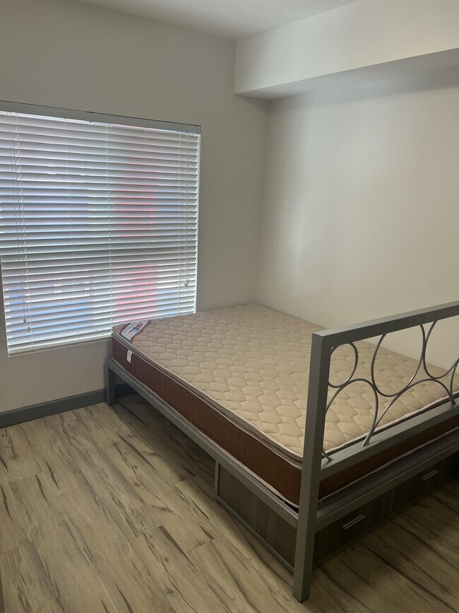 Photo - 258B-258B Sunview St