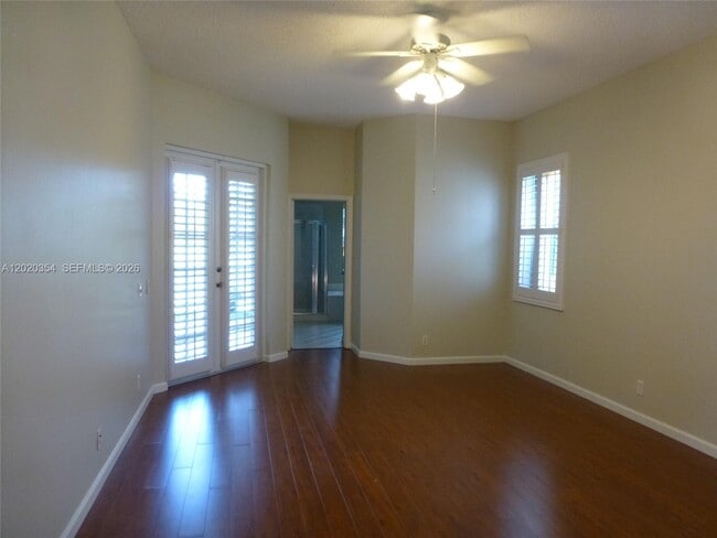 Photo - 1139 Chenille Cir