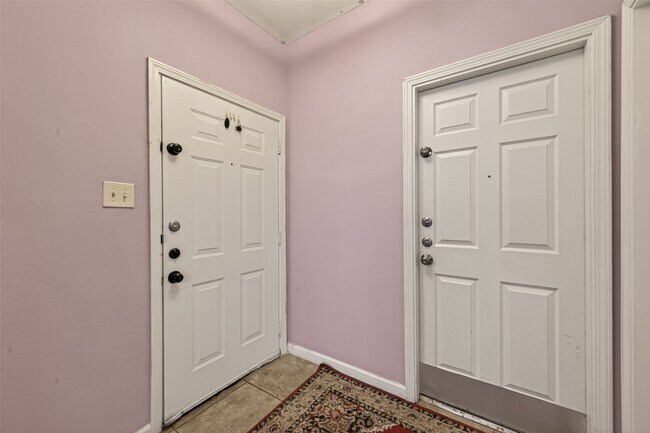 Photo - 6027 Shadow Isle Ln