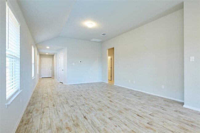 Photo - 303 Trailside Ln