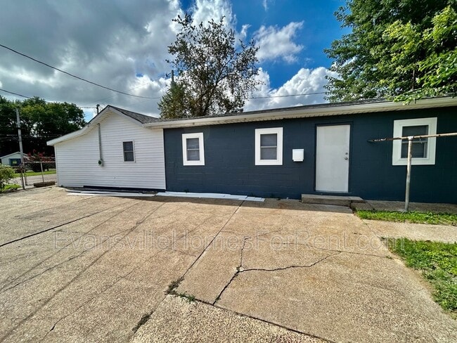 Building Photo - 1321 E Oregon St Rental