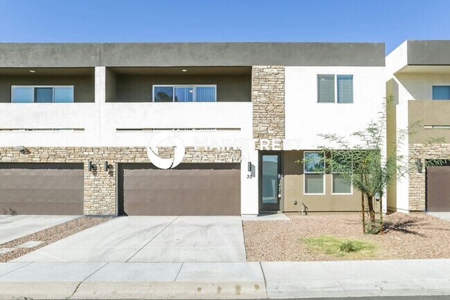 Building Photo - 3 Bedroom Pet-Friendly Home in Phoenix, AZ...