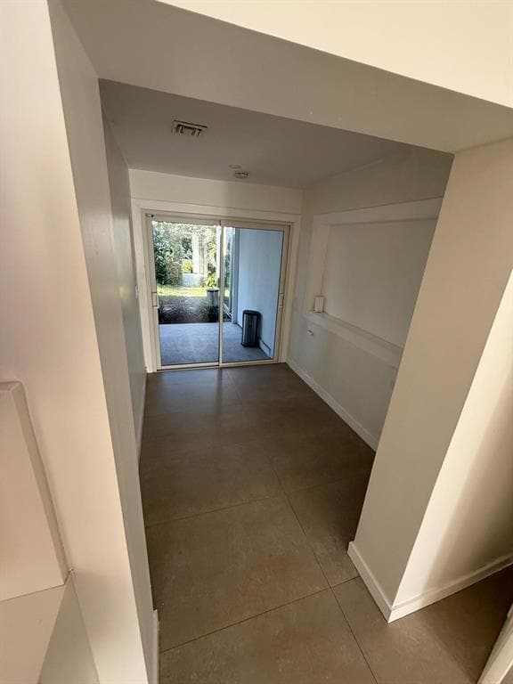 Photo - 6891 Scott St