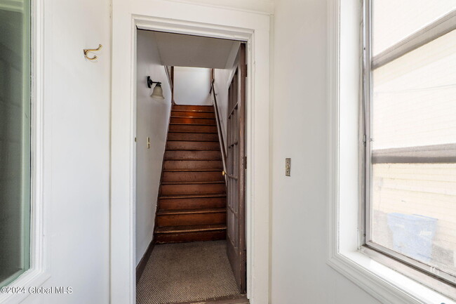 Photo - 52 Forest Ave Unit 2nd Floor