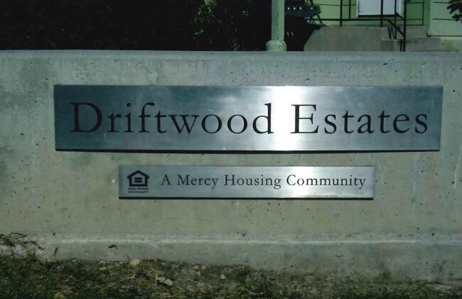 Driftwood Estates - Driftwood Estates Apartments