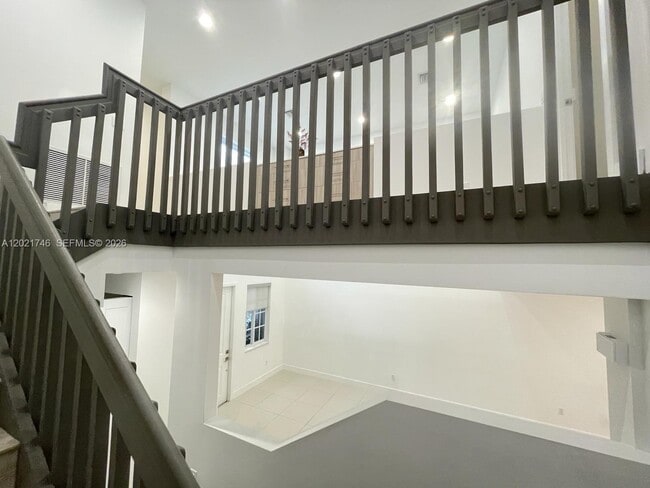 Photo - 170 S E 7th Way