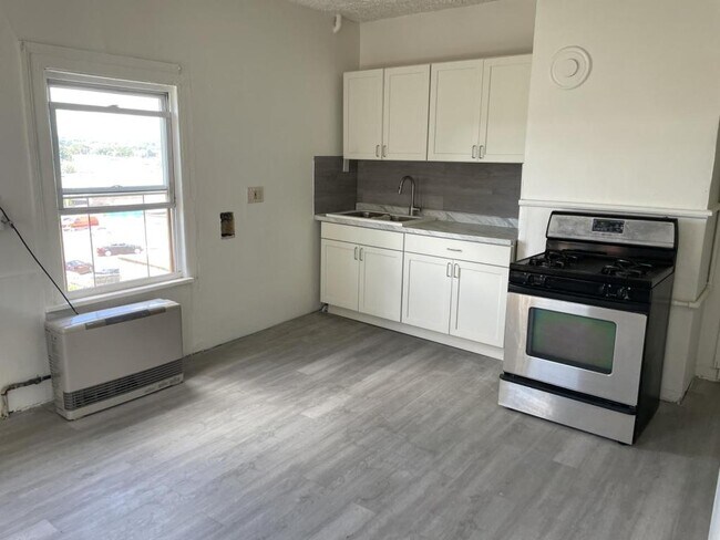 Photo - 136 George St