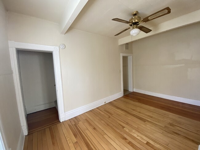 Photo - 524 W Grand Ave