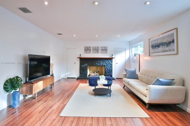 Photo - 14325 NE 8th Ave