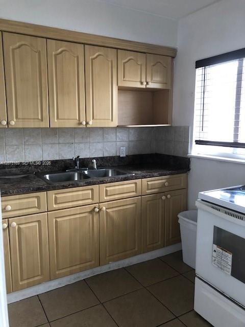 1973 Marseille Dr Unidad 3
