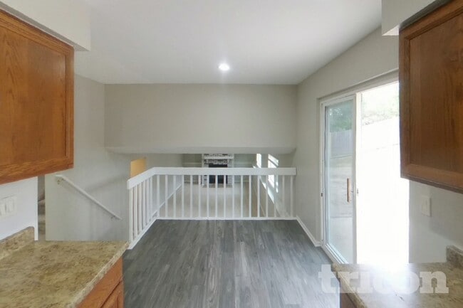 5542 Wilkerson Pass Dr