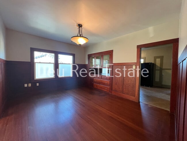 Photo - 3833 35th St