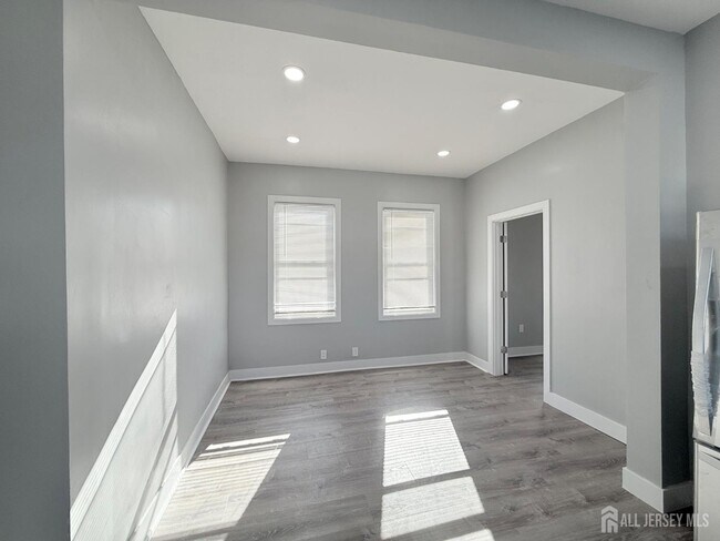 Photo - 46 Hayward Ave Unit 2