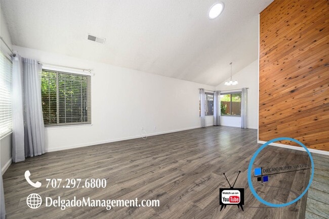 Photo - 332 Robles Way