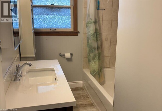 Photo - 140 Byron Ave