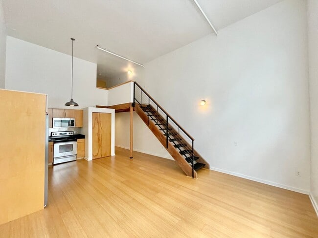 Building Photo - 175 Bluxome St Unit 107