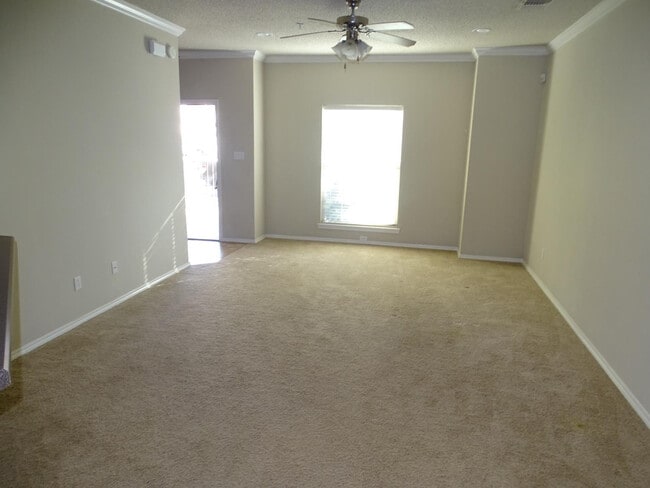 Photo - 2106 Main St Unit APT 5